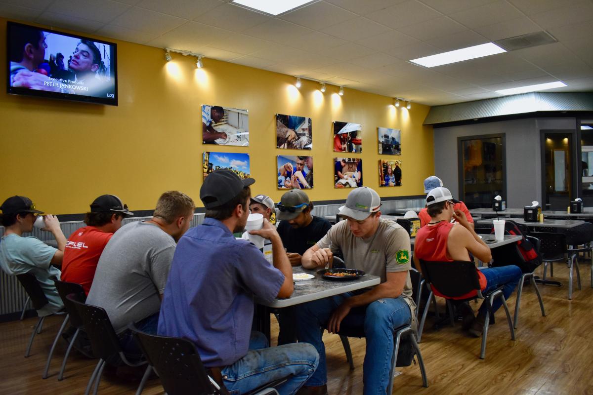 Fort Hays Tech | North Central Cafeteria Students Eating
